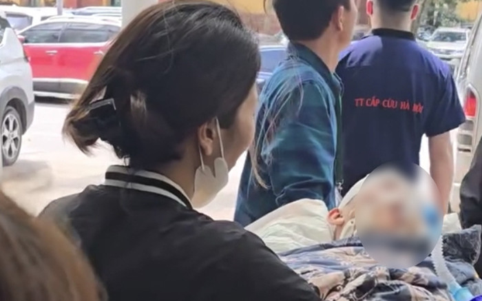 Nam sinh lớp 8 bị đánh ở Hà Nội: Bố mất cách đây 3 năm, mẹ bán hàng rong ở chợ Ảnh 2