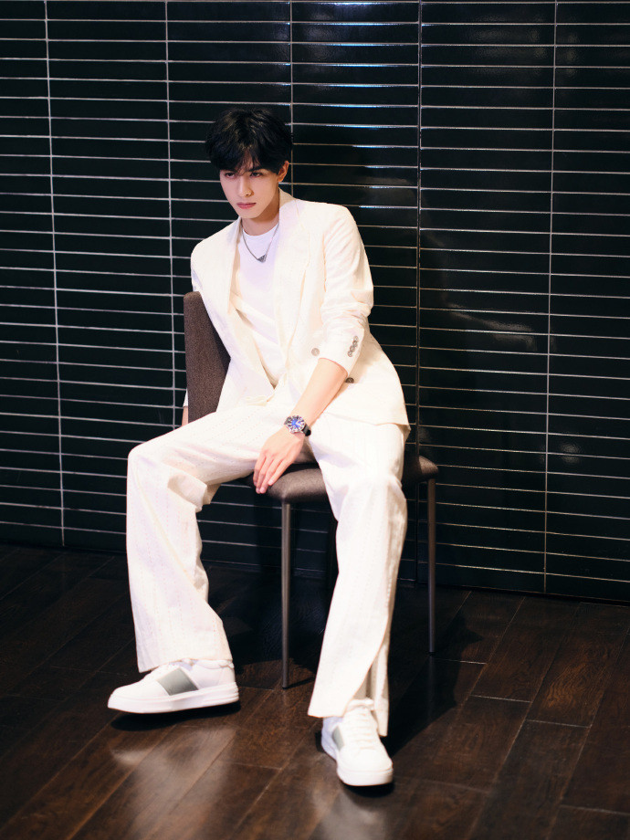 Tống Uy Long luôn là 'khách mời' quen thuộc của các bảng xếp hạng, bình chọn về nhan sắc, ngoại hình. 