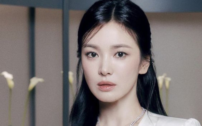 Song Hye Kyo bị réo gọi sau thành công của 'người tình trẻ' Ảnh 2