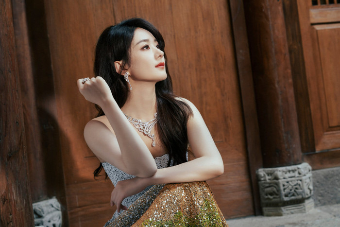 Triệu Lệ Dĩnh vướng tin đồn hẹn hò với đàn em chỉ vì 1 hành động quá tình Ảnh 2