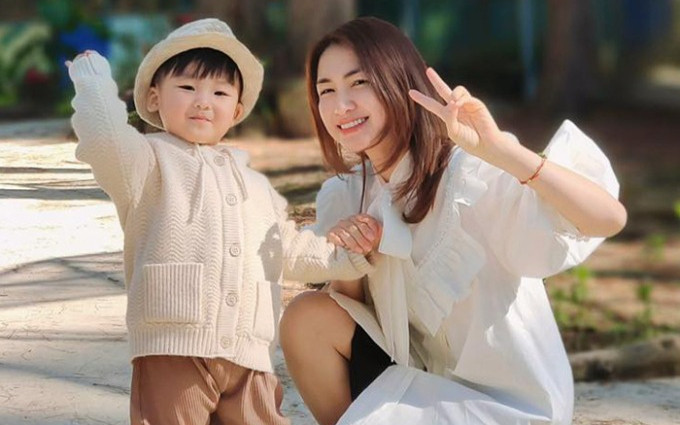 Hòa Minzy xúc động gửi lời cảm ơn đến con trai trong dịp đặc biệt Ảnh 2