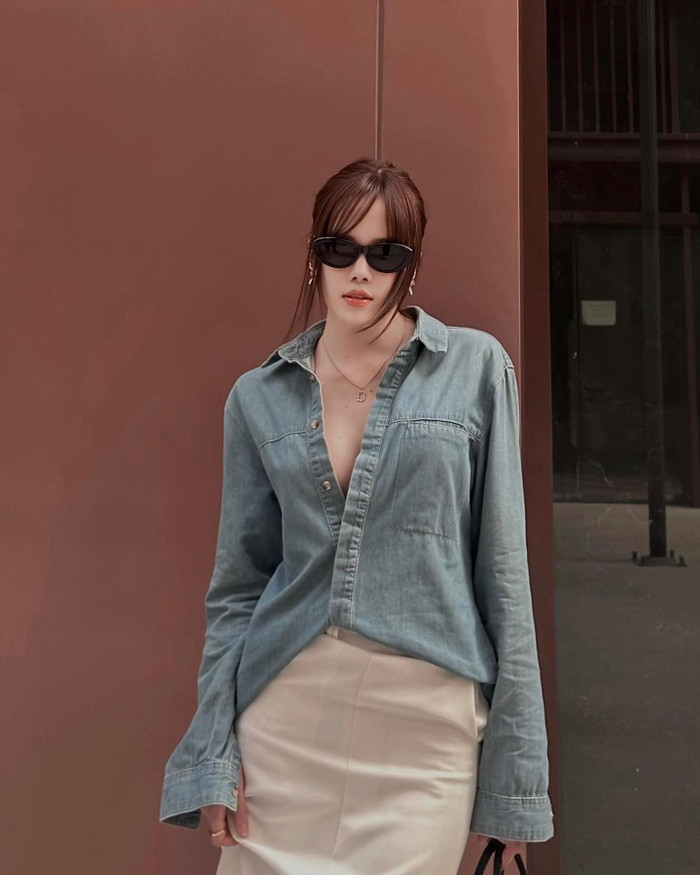 Dù chưa một lần công khai, câu chuyện tình 9 năm của Thiều Bảo Trâm - Sơn Tùng M-TP vẫn thu hút nhiều sự quan tâm. Sau drama 'trà xanh' Thiều Bảo Trâm - Sơn Tùng - Hải Tú, nhiều người dành lời khen cho nhan sắc mặn mà của em gái Thiều Bảo Trang. Hậu chia tay tình cũ, Thiều Bảo Trâm dành nhiều thời gian tập luyện để 'độ body' và phong cách thời trang cũng có phần gợi cảm hơn.