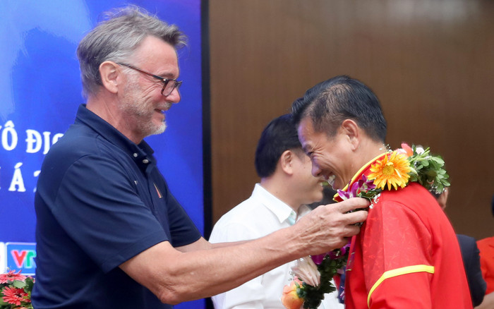 Không phải HLV Park Hang Seo, VFF chọn người khác thay Troussier tranh vé Olympic Ảnh 2