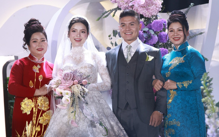 Hé lộ giá trị váy cưới của bà xã Quang Hải, con số khủng cỡ nào? Ảnh 2