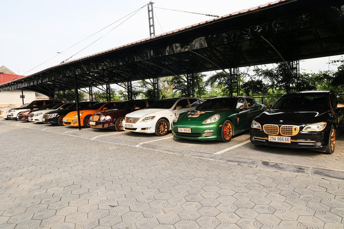 Dàn siêu xe của anh Chiến