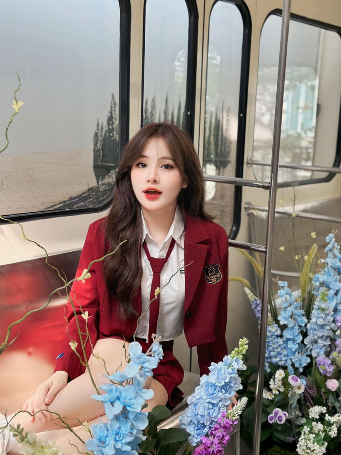 Danh tính cô gái chụp ảnh cưới cùng TikToker Phạm Thoại? Ảnh 4