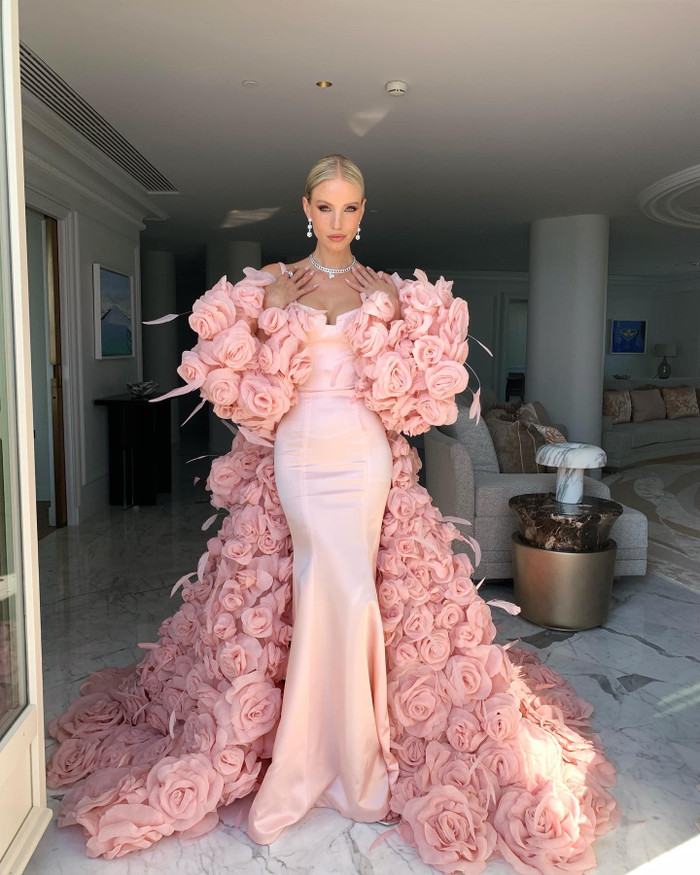 Chiếc đầm 'quốc dân'  dính nghi vấn đạo nhái khi trùng hợp Leonie Hanne lại diện nó trên thảm đỏ Liên hoan phim Cannes.