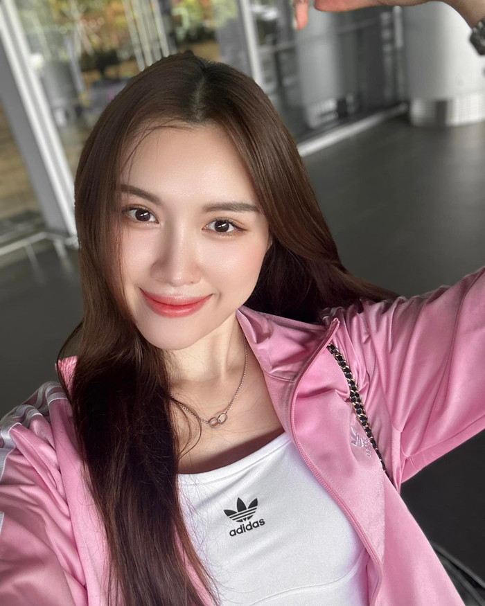 Lý Hùng, Thiều Bảo Trâm, Min,... và muôn kiểu 'đu show' Taylor Swift của sao Việt Ảnh 6