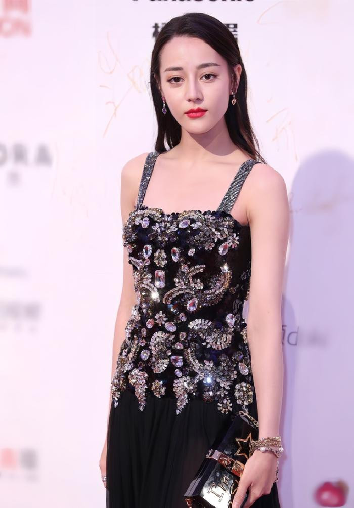 Những lần Angelababy 'áp đảo' Địch Lệ Nhiệt Ba trên thảm đỏ Ảnh 4