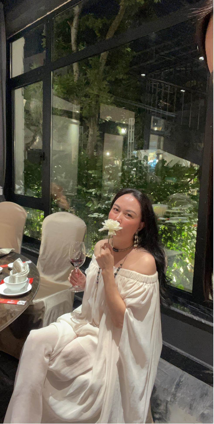 Nữ đại gia thường xuyên chia sẻ hình ảnh đời thường lên mạng xã hội.