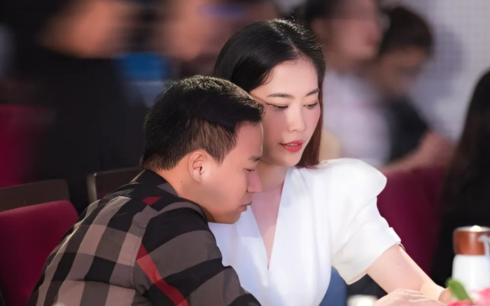 Vợ chồng Nam Em cãi nhau trực tiếp với người hâm mộ khi đang ở Đà Lạt Ảnh 2