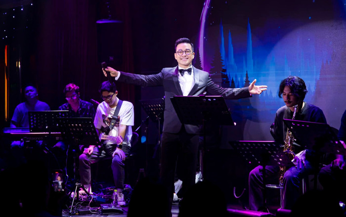 Tuấn Hưng 'trôn' khán giả khi đang hát, vì sao không ai nỡ giận? Ảnh 2