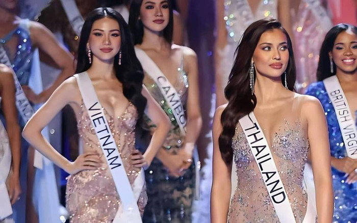 Khoảnh khắc Bùi Quỳnh Hoa khoe visual sáng như trăng Rằm trong đêm chung kết Miss Universe 2023. Ảnh: Sash Factor.