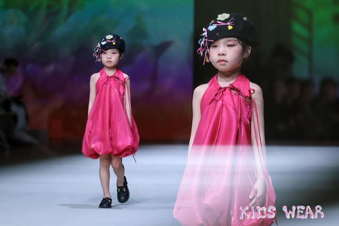 Mẫu Việt hóa 'đại sứ văn hóa' tại Shanghai Fashion Week AW24 Ảnh 5