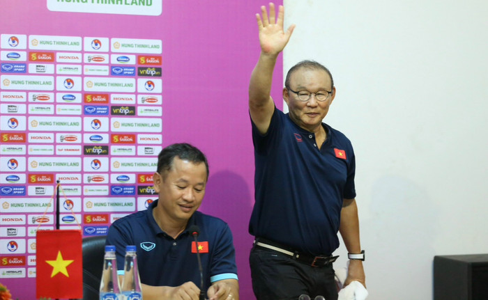 Nếu HLV Park Hang Seo tái xuất thì tuyển Việt Nam giải quyết được nhiều vấn đề mà HLV Troussier để lại. Ảnh: Anh Đồng