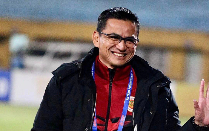 Kiatisuk có tài nghệ khác biệt so với HLV Troussier Ảnh 2