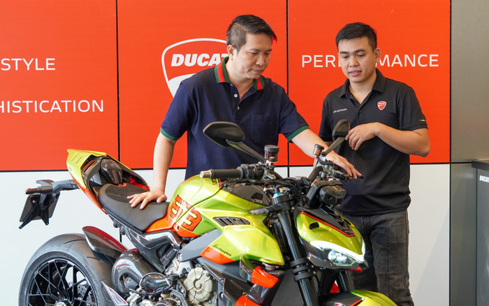 Vợ chồng Đoàn Di Băng tậu siêu mô tô trị giá 2,4 tỷ đồng Ảnh 2