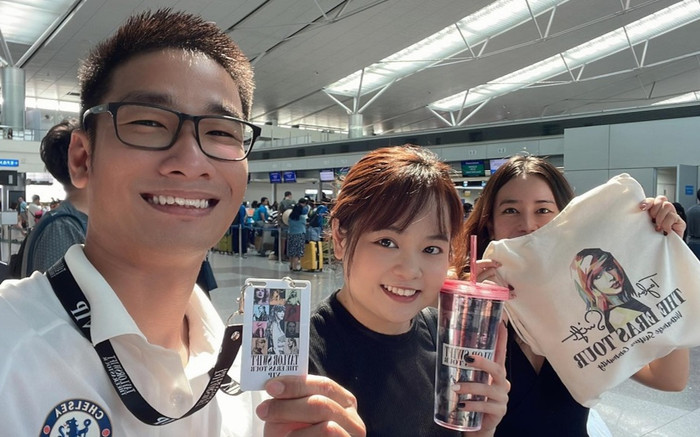 Fan Việt mạnh tay chi hàng chục triệu đồng sang Singapore xem Taylor Swift biểu diễn Ảnh 2