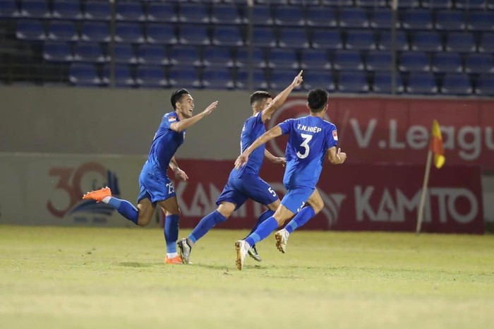 CLB Quảng Nam đang chơi tốt nhưng phải đá sân nhà bẳng việc mượn sân Hoà Xuân của Đà Nẵng. Ảnh: CLB Quảng Nam