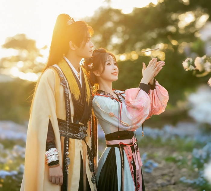 Ngu Thư Hân và Đinh Vũ Hề hợp tác lần 2 trong Vĩnh Dạ Tinh Hà sau Khúc Biến Tấu Ánh Trăng.