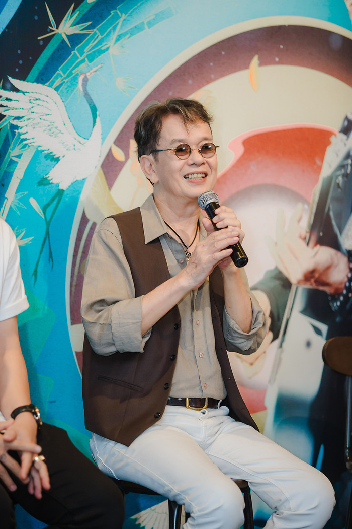 Nam nhạc sĩ vẫn giữ phong độ, hạnh phúc với những gì đang có.