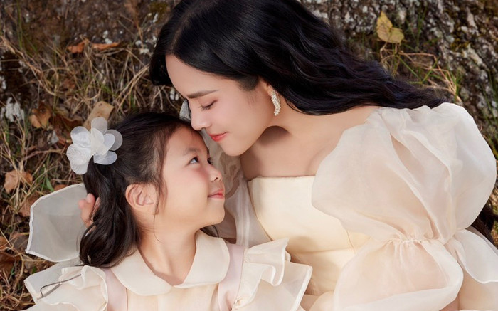 Con gái Ngọc Mai theo mẹ quay MV từ sáng sớm đến tối mịt Ảnh 2