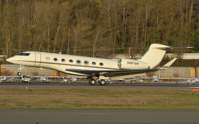 Chuyên cơ đưa Bill Gates đến Việt Nam có gì đặc biệt? Ảnh 2