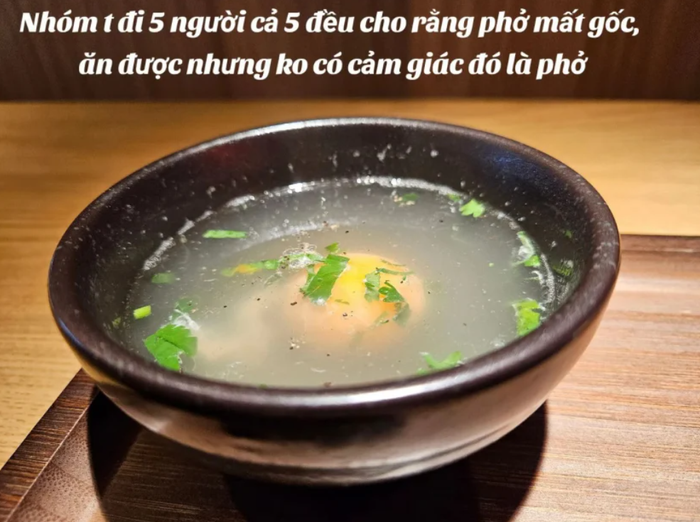 Một Tiktoker Việt chê thậm tệ món ăn và đồ uống tại quán của Chi Pu