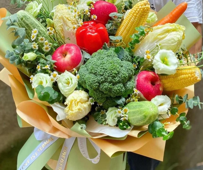 Bó hoa rau củ này lấy ra nấu dần ít cũng được 3 bữa chứ chẳng chơi