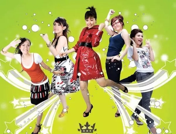 Minh Trang là thành viên nhóm nhạc Ngũ Long Công Chúa. 