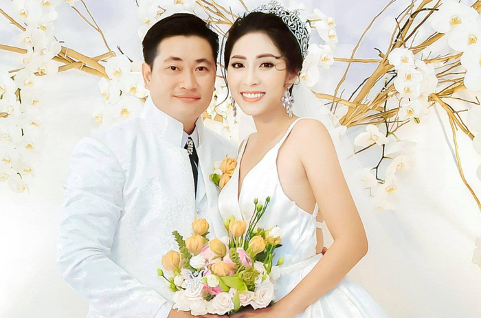 Đặng Thu Thảo tố chồng ngoại tình, chê bai khi cô mang thai.