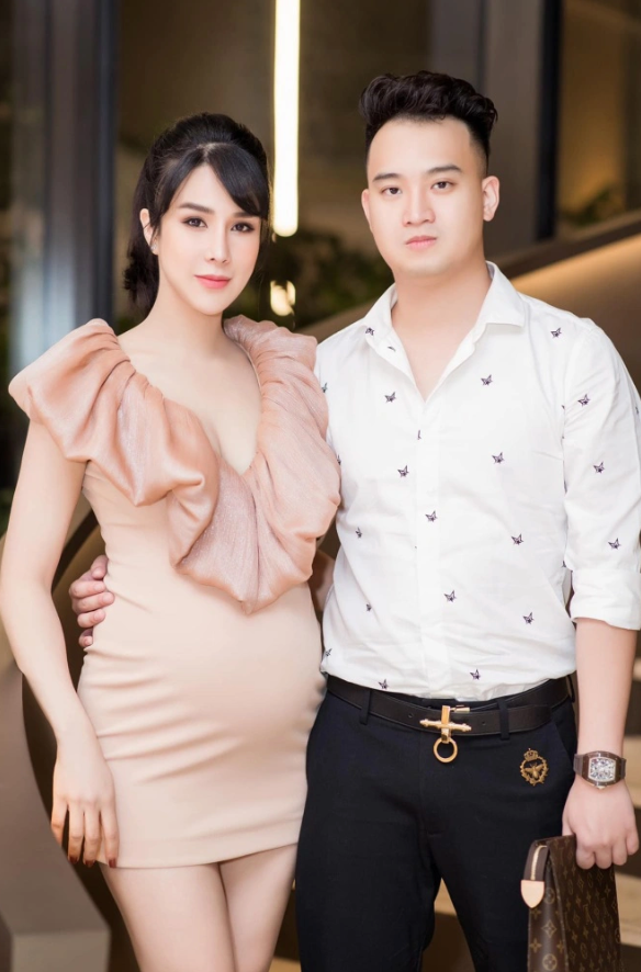 Diệp Lâm Anh tố chồng ngoại tình khi cô đang mang thai.