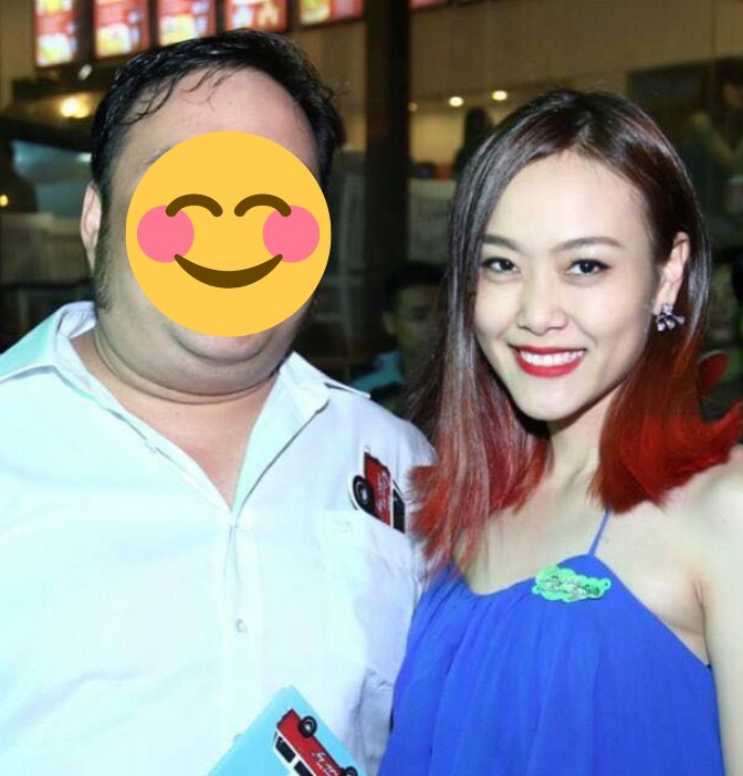 Chồng ca sĩ Minh Trang vẫn giữ thông tin Đã kết hôn cùng cô vào năm 2008 trên trang cá nhân.