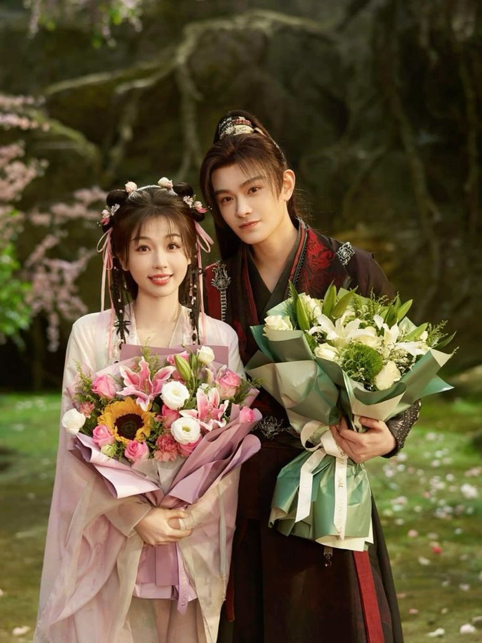 Vĩnh Dạ Tinh Hà là đại IP được đầu tư khủng, tuy nhiên khán giả không quá kỳ vọng vì Ngu Thư Hân, Đinh Vũ Hề gần đây đều không có phim hot. 