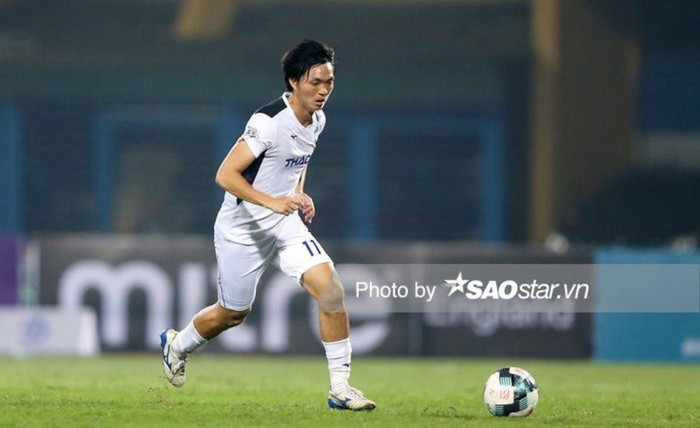 Nguồn tin của Saostar cho biết tiền vệ Tuấn Anh chia tay CLB HAGL và đầu quân cho Nam Định FC ở lượt về V.League 2023/2024.