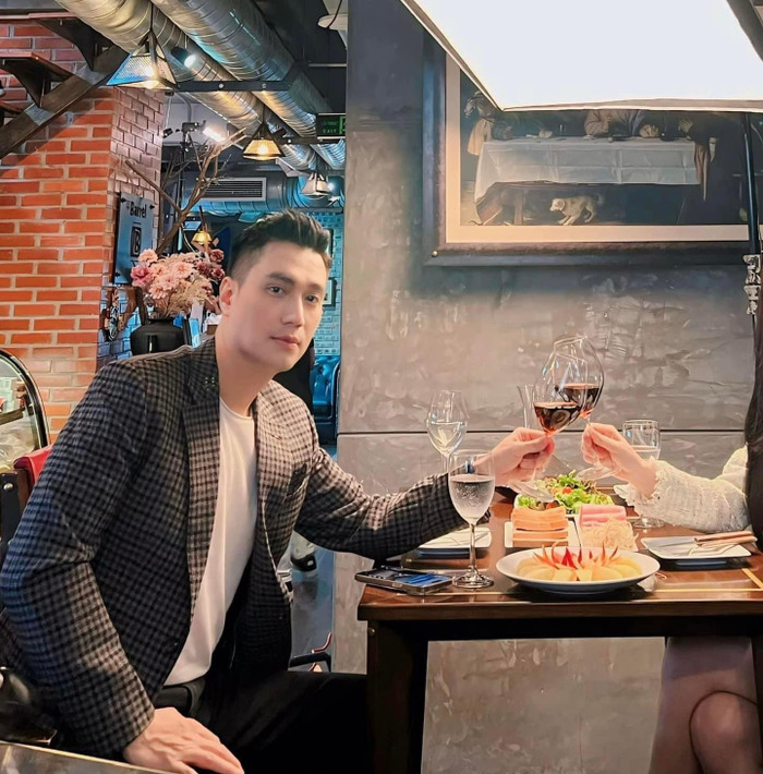 Việt Anh để lộ hint có bạn gái?