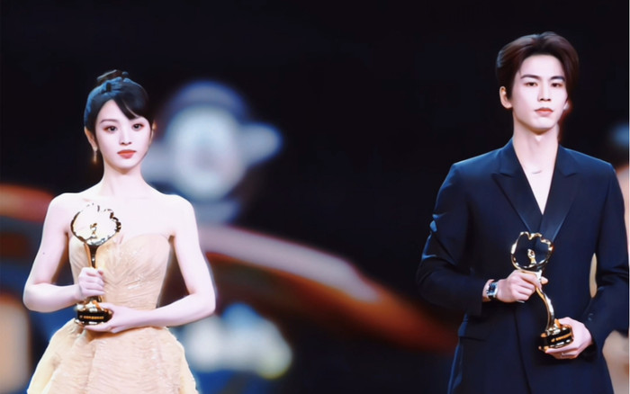 Điền Hi Vi và Trương Lăng Hách trong một sự kiện khác. 