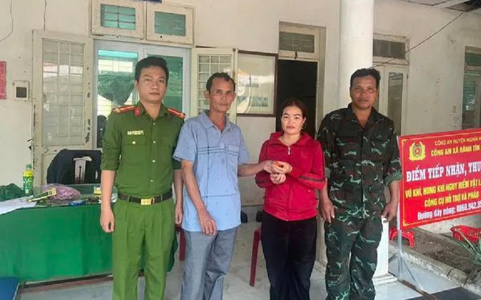 Nhặt được vàng, người đàn ông bán hàng rong tức tốc làm điều này Ảnh 2