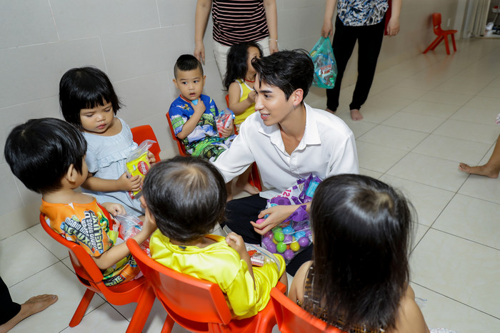 Plastique Tiara dành tình yêu đặc biệt cho quê hương Việt Nam.