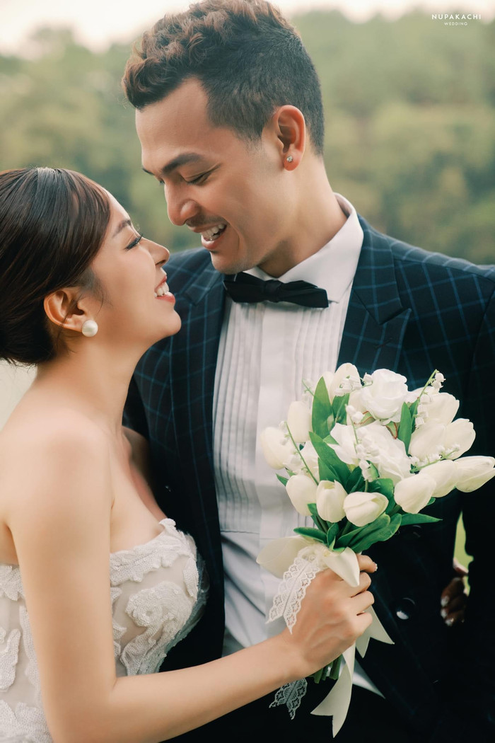 Kim Oanh cho biết cô và Vũ Tuấn Việt từng học chung trường, có tình cảm với nhau. 