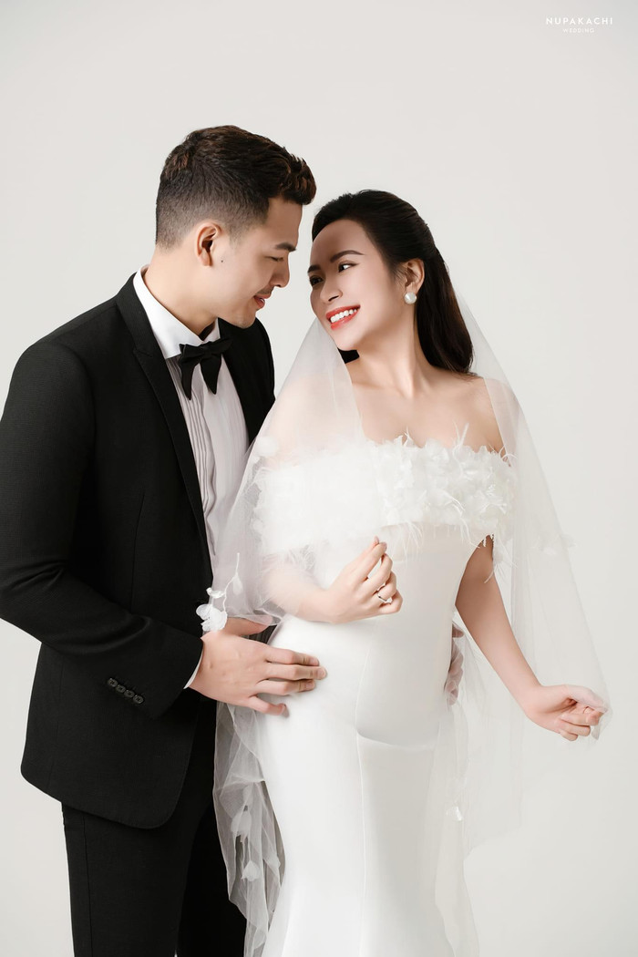 Ông xã Kim Oanh học cùng trường, cả 2 đều làm nghệ thuật.