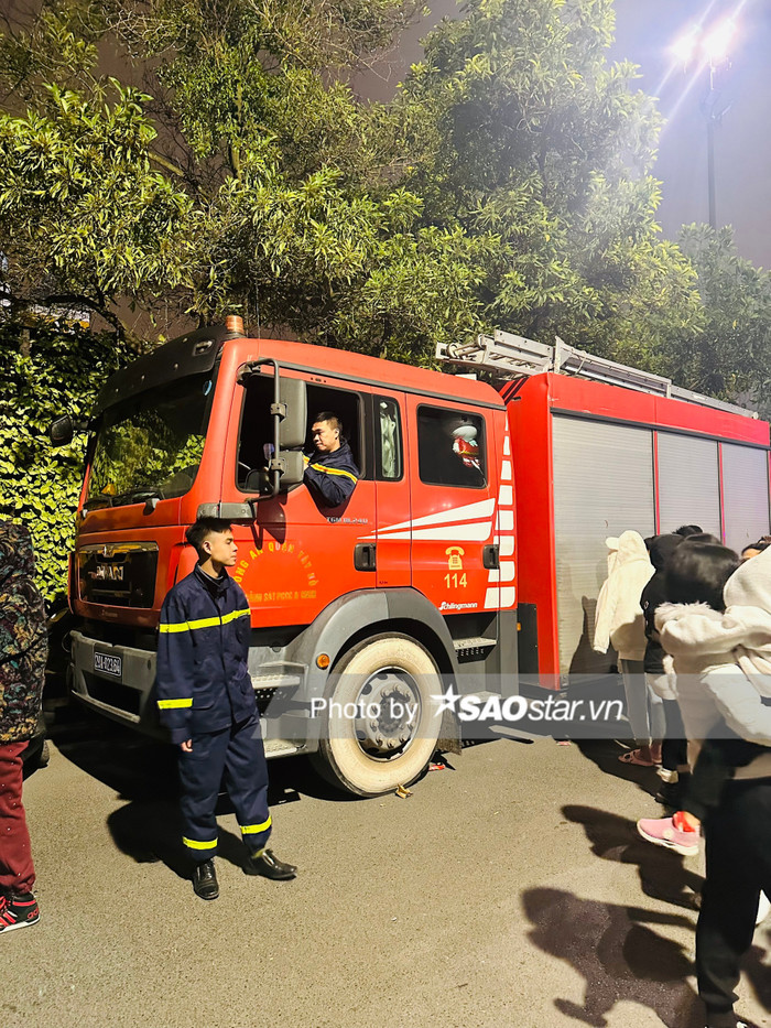 Lực lượng an ninh túc trực.