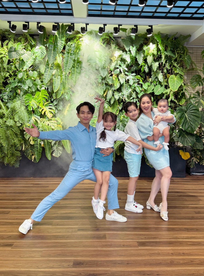 Việc theo đuổi bộ môn dancesports trong nhiều năm giúp vợ chồng Khánh Thi - Phan Hiển luôn tràn đầy năng lượng. Ảnh: FBNV