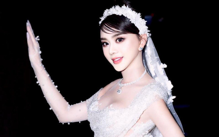 Lâm Khánh Chi mặc váy cưới, thông báo kết hôn lần 2: Danh tính chú rể là ai? Ảnh 2