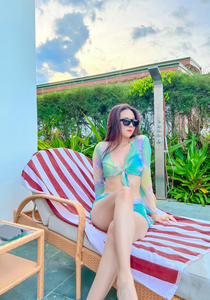 Trước khi chia tay, Mai Ngọc và chồng từng có hôn lễ xa hoa bậc nhất tại Hà Thành. Tuy nhiên, cả hai lại không có được cái kết đẹp như mong đợi. Mai Ngọc thổ lộ rằng cô và chồng doanh nhân đã chấm dứt trong êm đẹp sau hơn một thập kỷ đồng hành với nhau. Cả hai cũng không có gì dể chia chát sau khi ly dị vì không có tài sản lẫn con chung. 