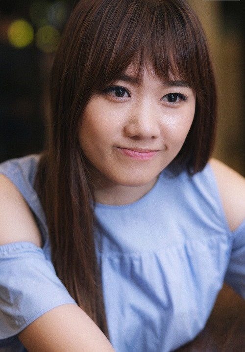 Hình ảnh kém sắc thuở mới gia nhập ngành giải trí Việt Nam của Hari Won.