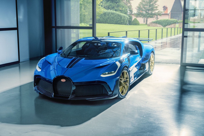 Cận cảnh chiếc Bugatti Divo ngoài đời thực.