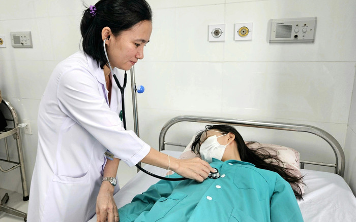 Nha Trang lại thêm một vụ ngộ độc sau khi ăn cơm gà khiến nhiều học sinh nhập viện Ảnh 2