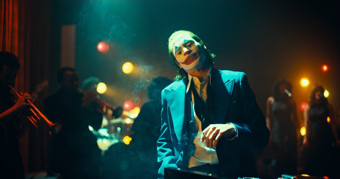 Joker: Folie À Deux tung trailer chính thức, hé lộ tạo hình Harley Quinn của Lady Gaga Ảnh 3