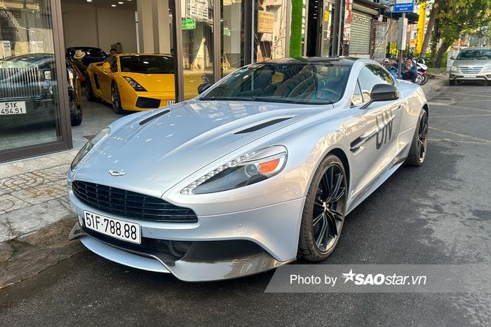 Ông Đặng Lê Nguyên Vũ cầm lái Aston Martin Vanquish biển số khủng Ảnh 2